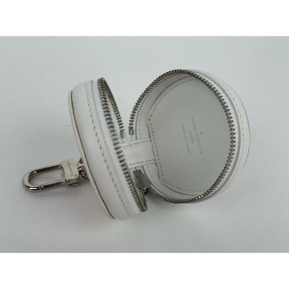 Louis Vuitton Etui Earphones Rainbow Monogram Canvas with Silver-Tone Hardware - Picture 11 of 13